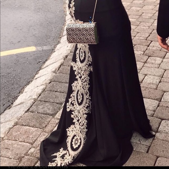 PROM DRESS - Picture 2 of 6